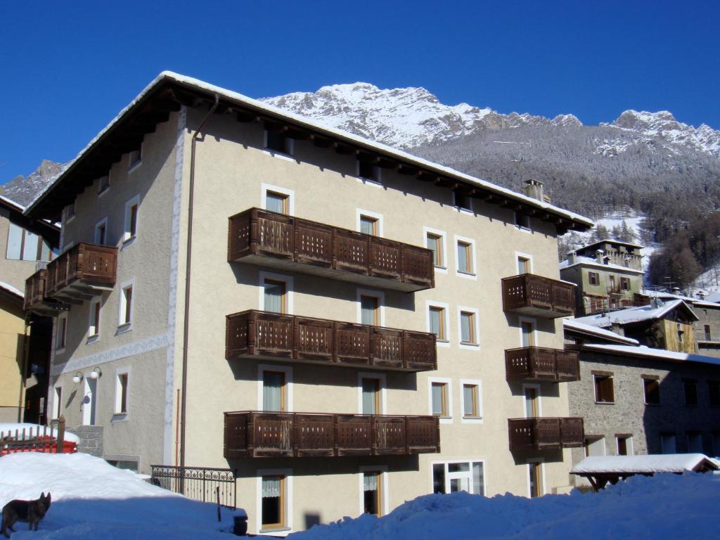 Casa Stefano E Lucia Aparthotel บอร์มิโอ ภายนอก รูปภาพ