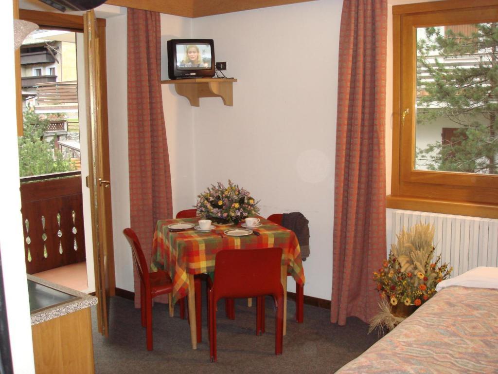 Casa Stefano E Lucia Aparthotel บอร์มิโอ ภายนอก รูปภาพ
