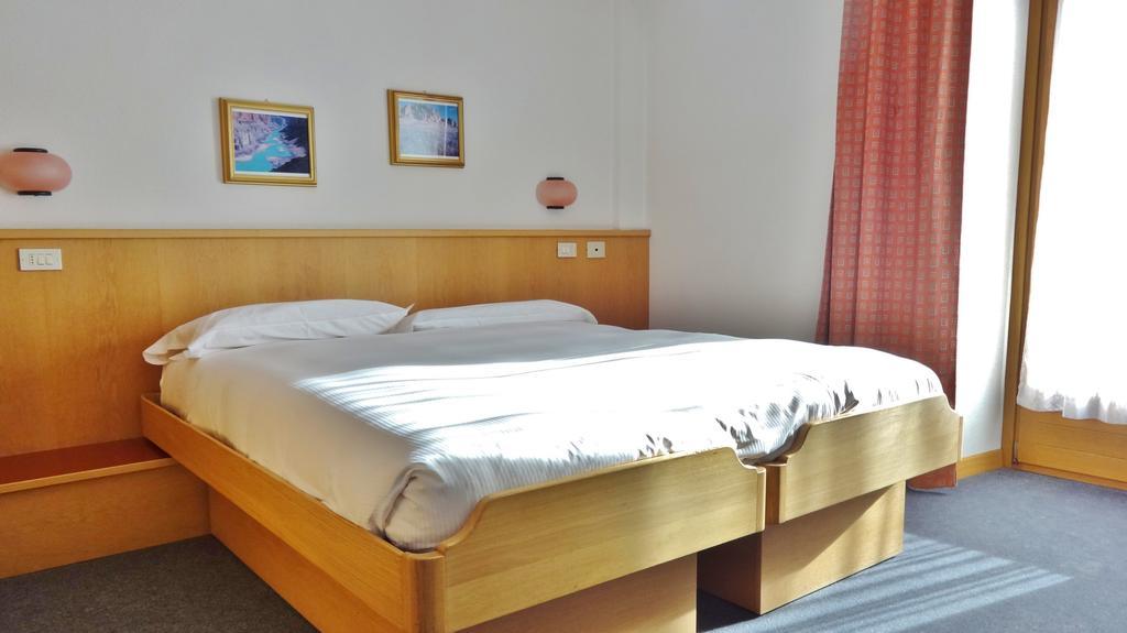 Casa Stefano E Lucia Aparthotel บอร์มิโอ ภายนอก รูปภาพ