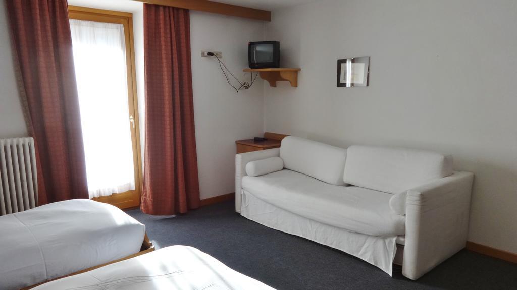 Casa Stefano E Lucia Aparthotel บอร์มิโอ ภายนอก รูปภาพ