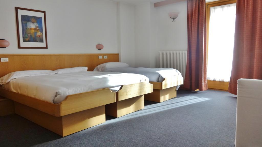 Casa Stefano E Lucia Aparthotel บอร์มิโอ ภายนอก รูปภาพ