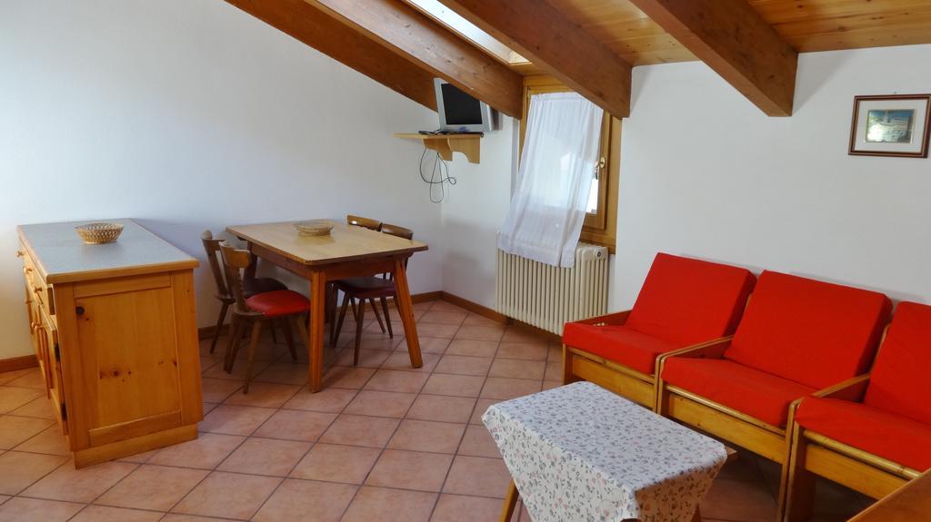 Casa Stefano E Lucia Aparthotel บอร์มิโอ ภายนอก รูปภาพ