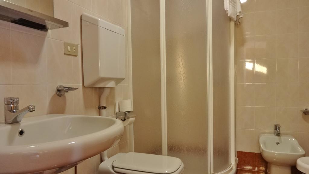Casa Stefano E Lucia Aparthotel บอร์มิโอ ภายนอก รูปภาพ