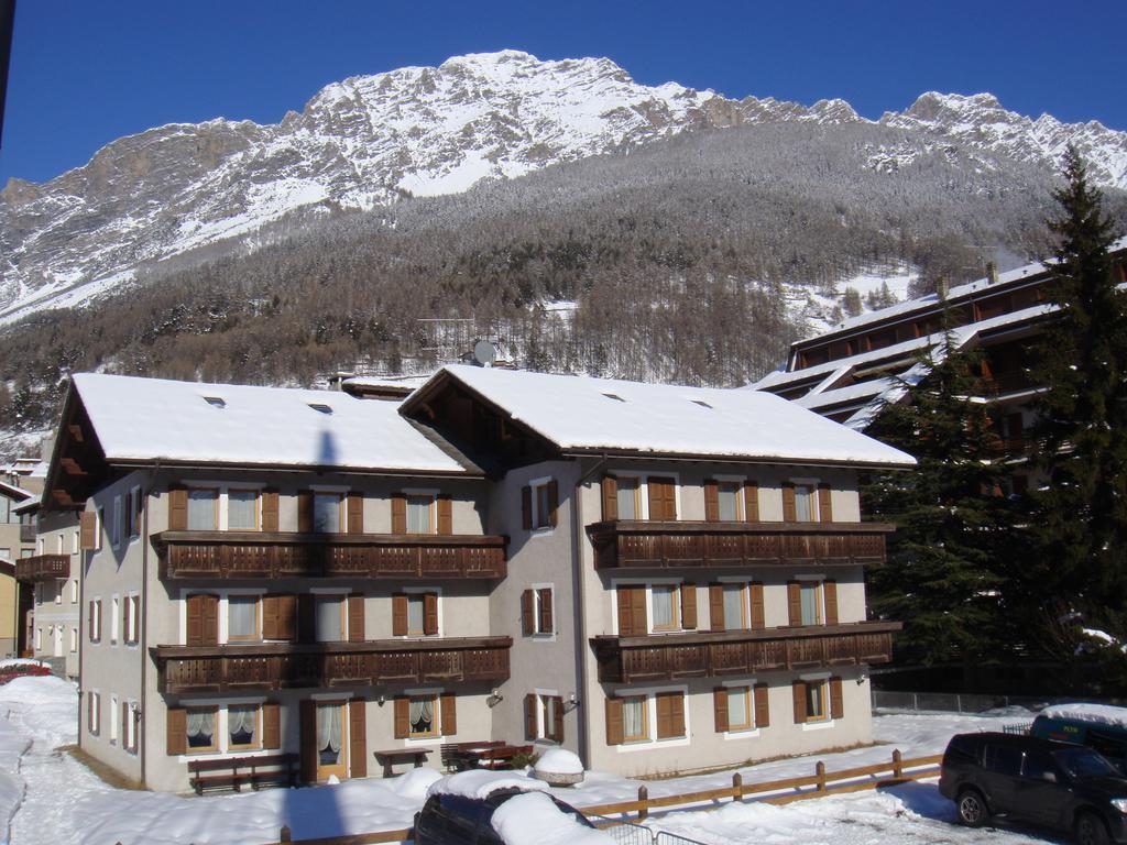 Casa Stefano E Lucia Aparthotel บอร์มิโอ ภายนอก รูปภาพ