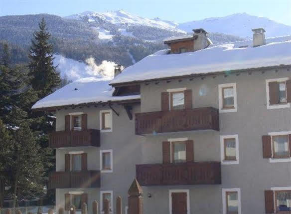Casa Stefano E Lucia Aparthotel บอร์มิโอ ภายนอก รูปภาพ