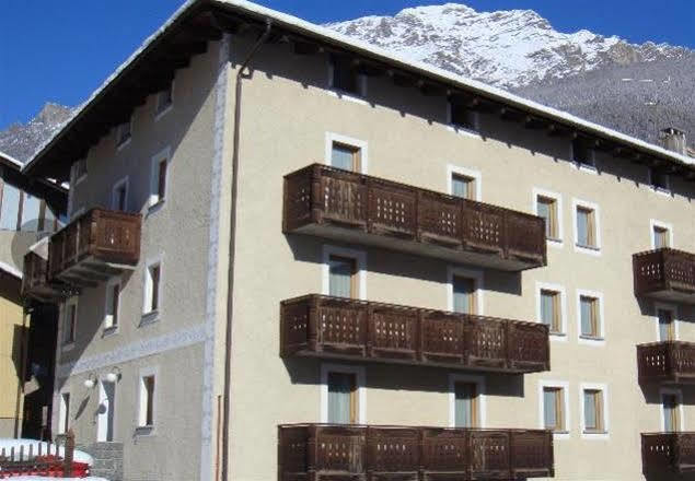 Casa Stefano E Lucia Aparthotel บอร์มิโอ ภายนอก รูปภาพ